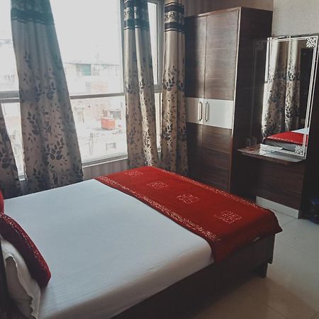 Hotel Robin Inn Амритсар Экстерьер фото