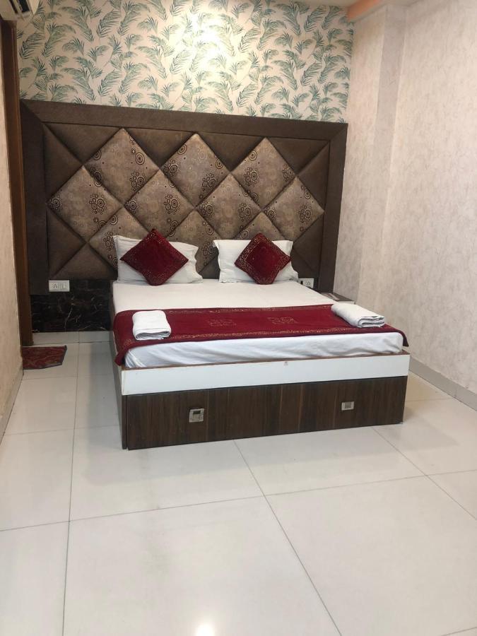 Hotel Robin Inn Амритсар Экстерьер фото